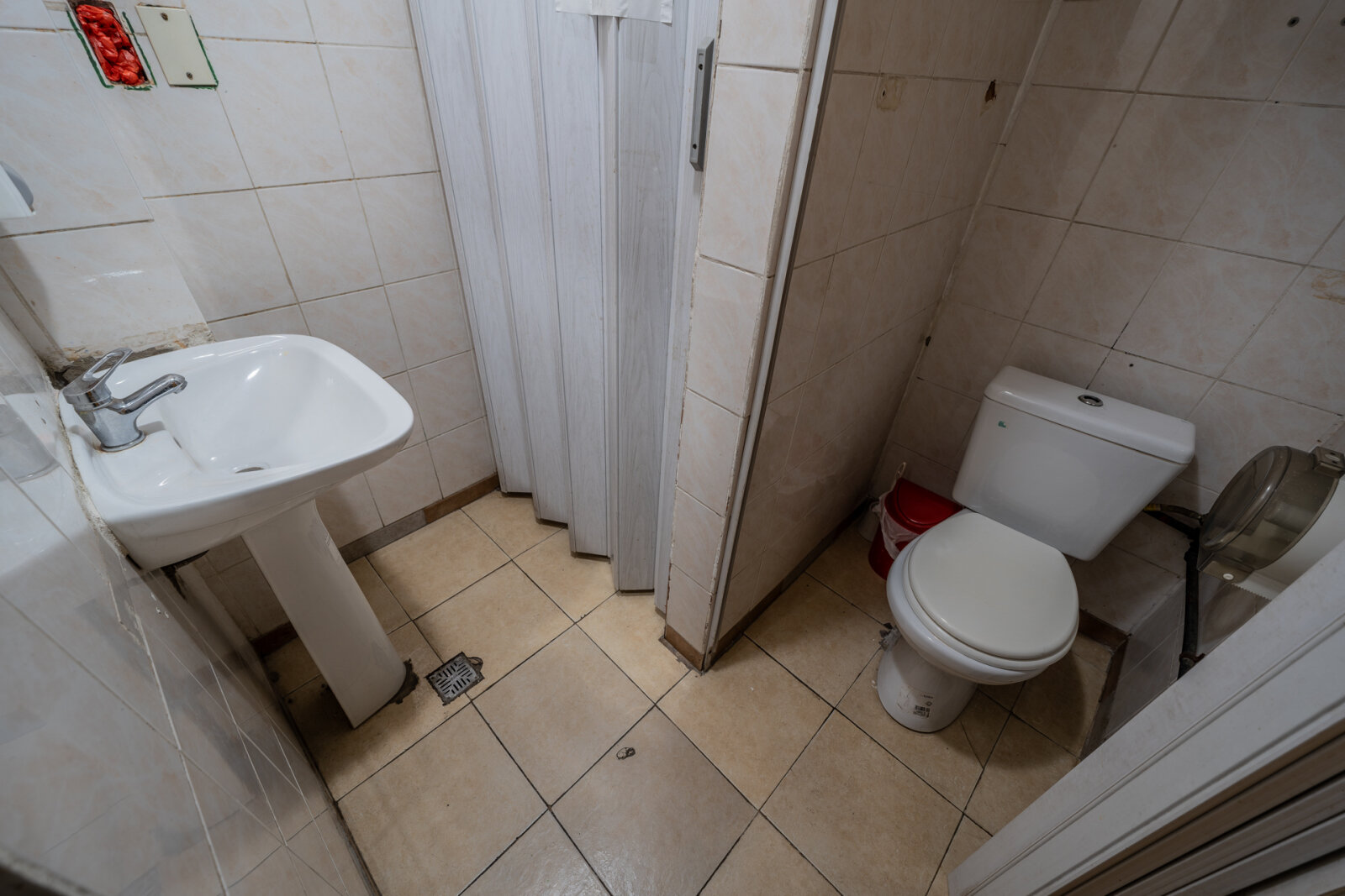 LOCAL COMERCIAL GASTRONOMICO - 7m x 31m - Vidriera - 17