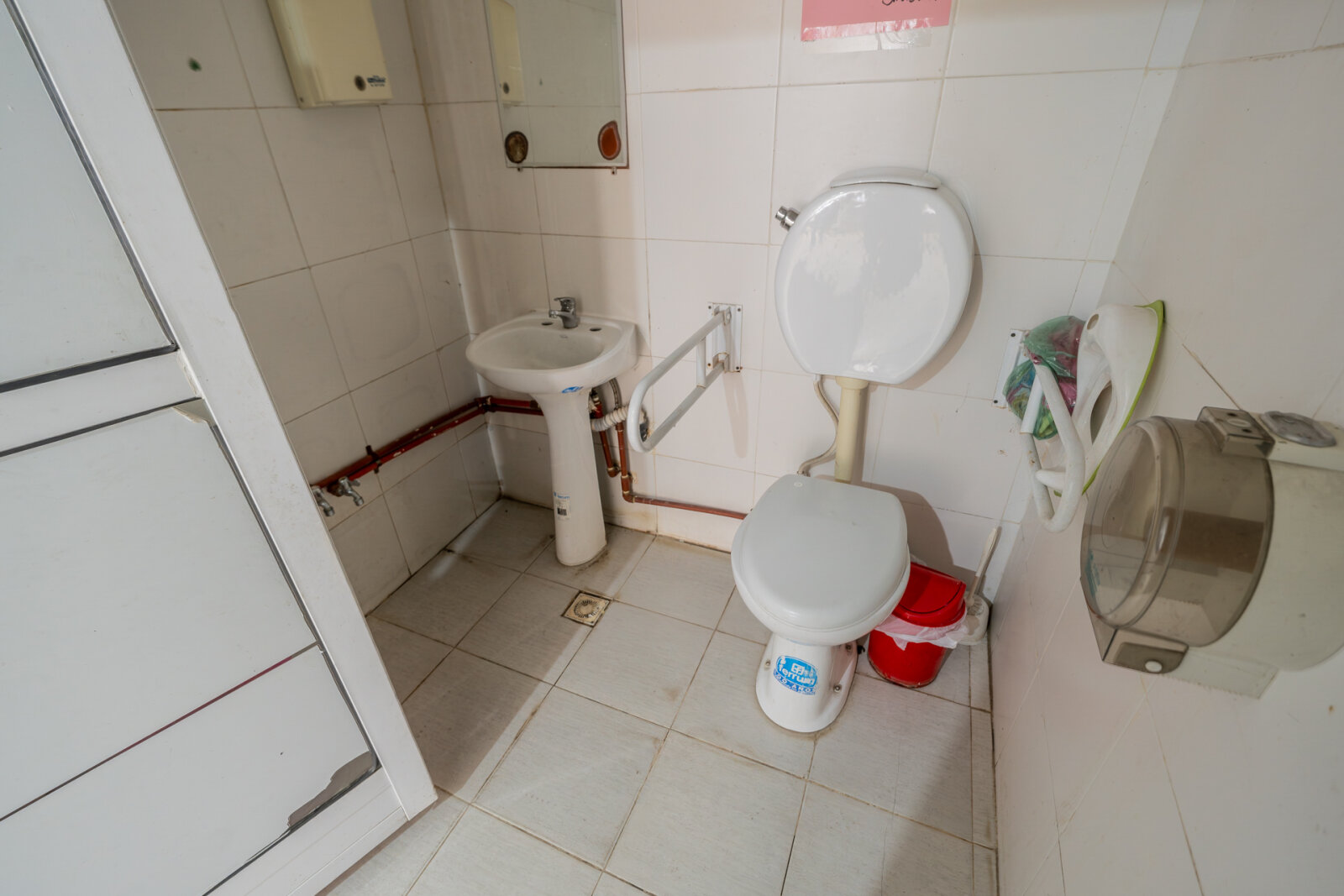 LOCAL COMERCIAL GASTRONOMICO - 7m x 31m - Vidriera - 19