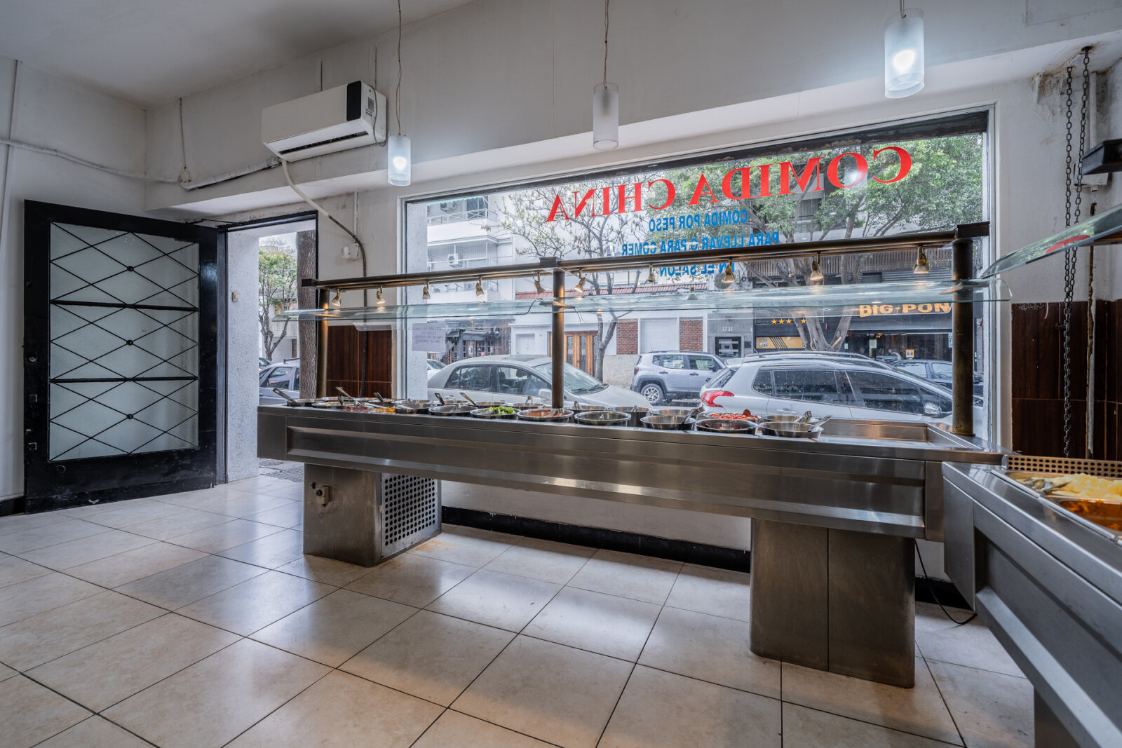 LOCAL COMERCIAL GASTRONOMICO - 7m x 31m - Vidriera - 2