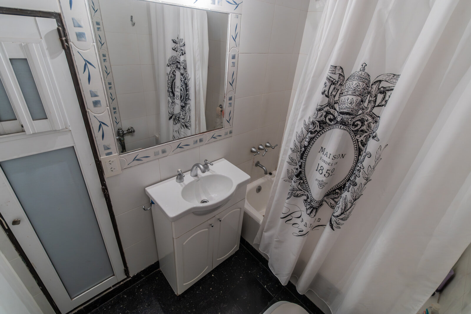 Departamento tipo Duplex de 4 ambientes al contrafrente sobre avenida Salvador M. del Carril - Devoto - 32