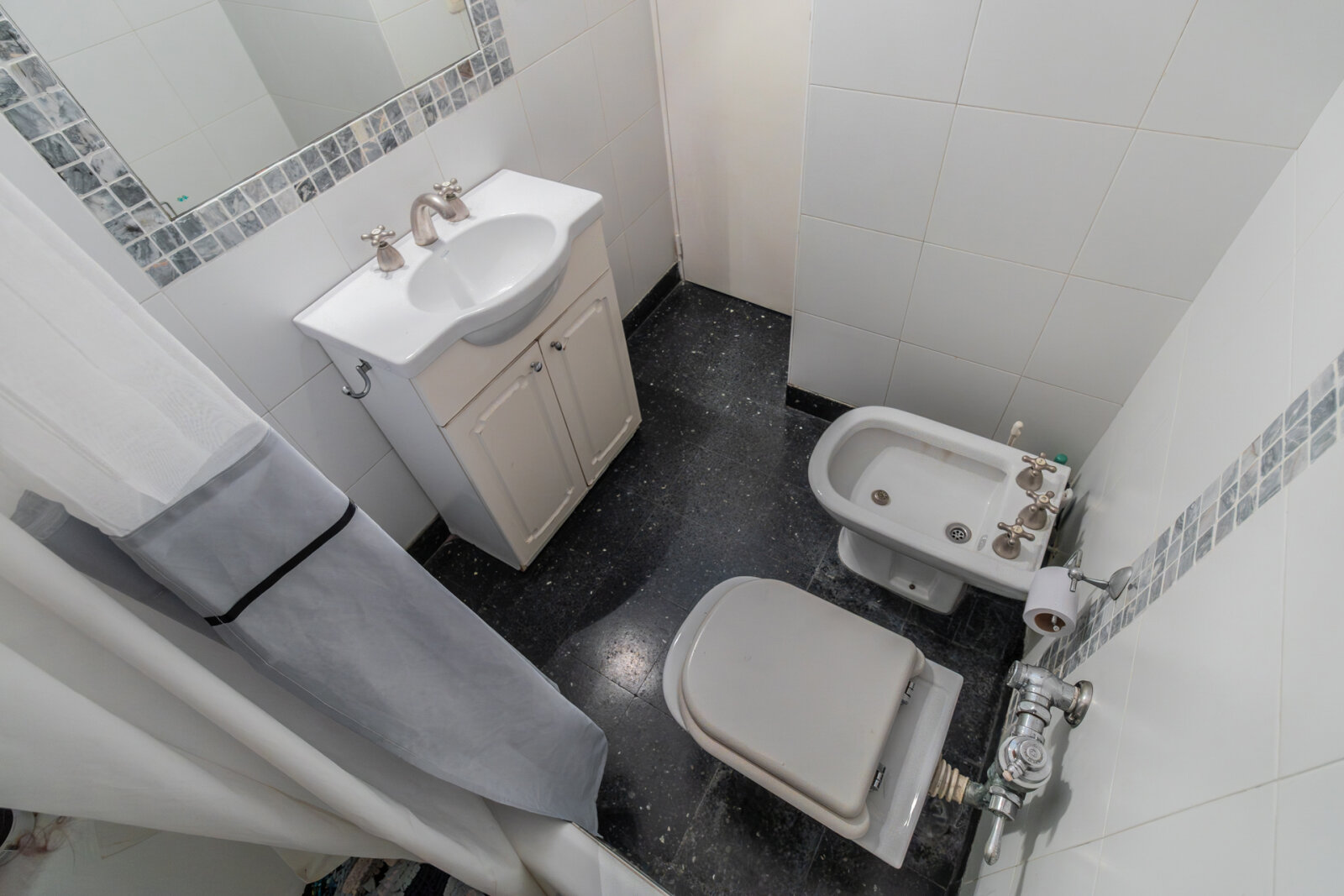 Departamento tipo Duplex de 4 ambientes al contrafrente sobre avenida Salvador M. del Carril - Devoto - 45