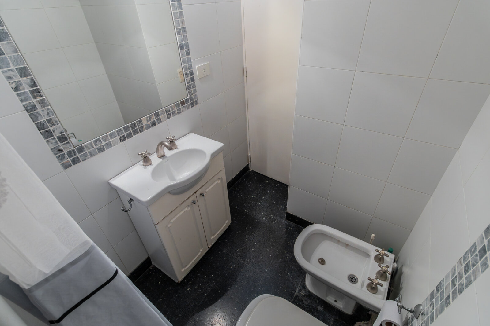 Departamento tipo Duplex de 4 ambientes al contrafrente sobre avenida Salvador M. del Carril - Devoto - 44