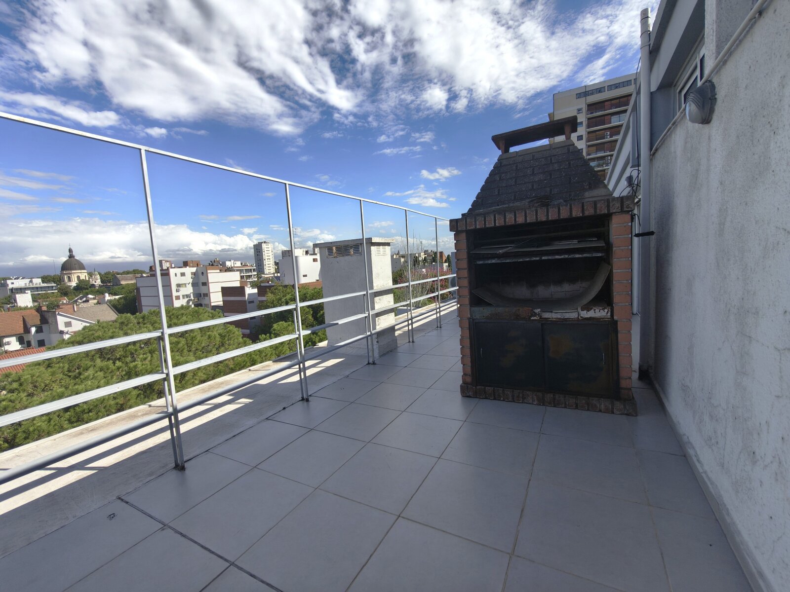 Departamento tipo Duplex de 4 ambientes al contrafrente sobre avenida Salvador M. del Carril - Devoto - 61