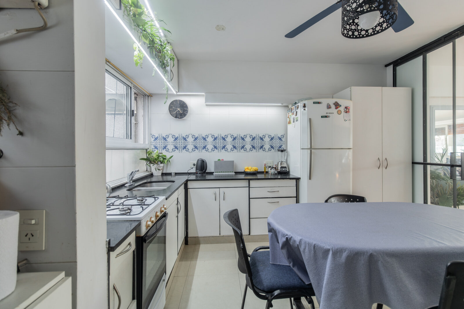 Departamento tipo Duplex de 4 ambientes al contrafrente sobre avenida Salvador M. del Carril - Devoto - 12