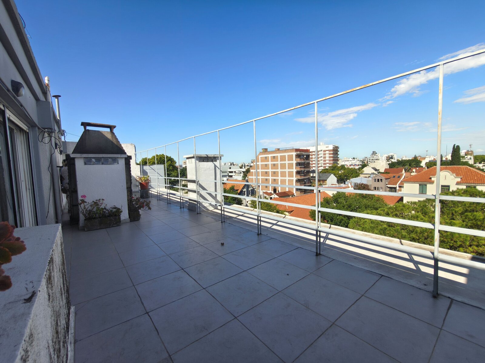 Departamento tipo Duplex de 4 ambientes al contrafrente sobre avenida Salvador M. del Carril - Devoto - 63