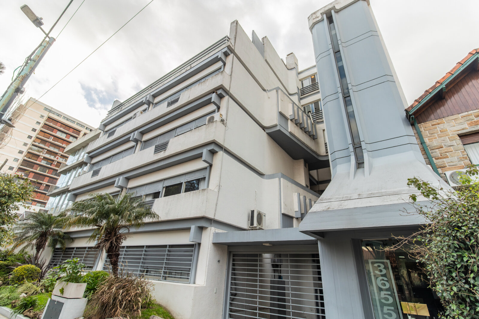 Departamento tipo Duplex de 4 ambientes al contrafrente sobre avenida Salvador M. del Carril - Devoto - 55