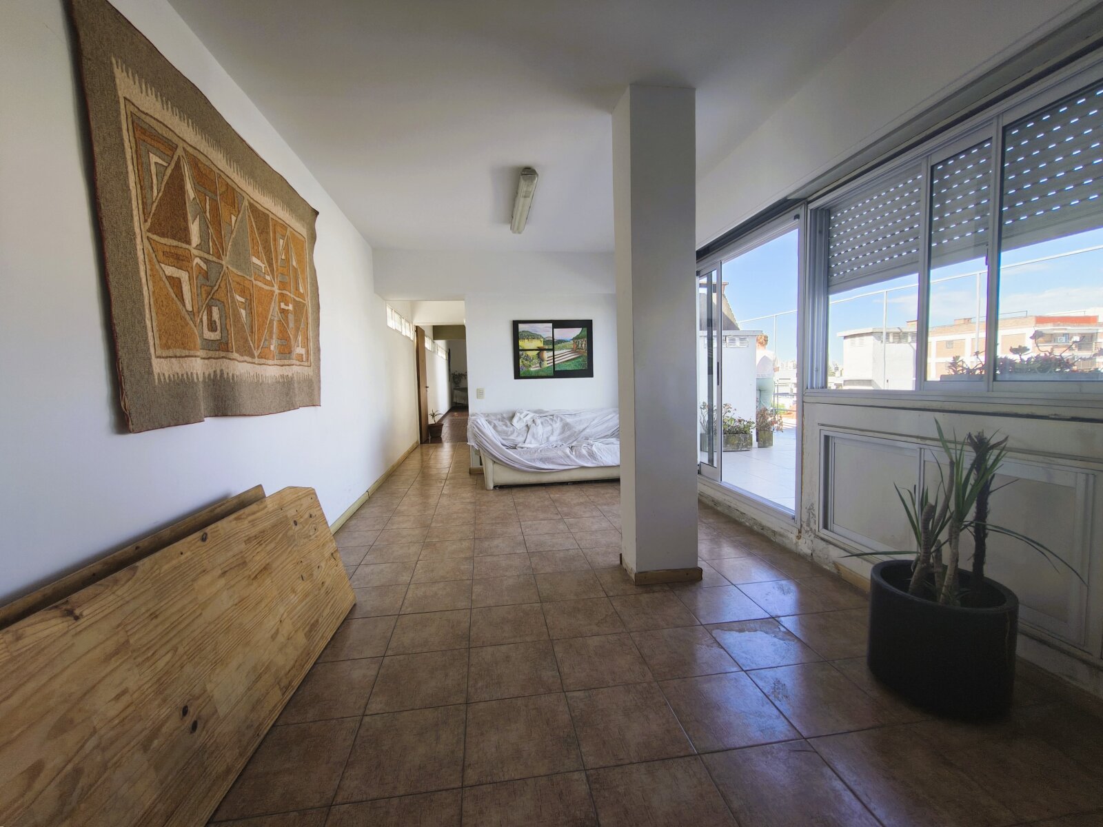 Departamento tipo Duplex de 4 ambientes al contrafrente sobre avenida Salvador M. del Carril - Devoto - 60