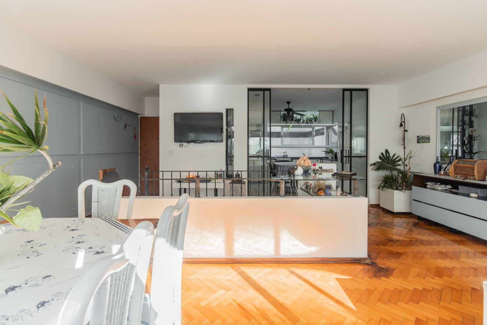 Departamento tipo Duplex de 4 ambientes al contrafrente sobre avenida Salvador M. del Carril - Devoto - 8