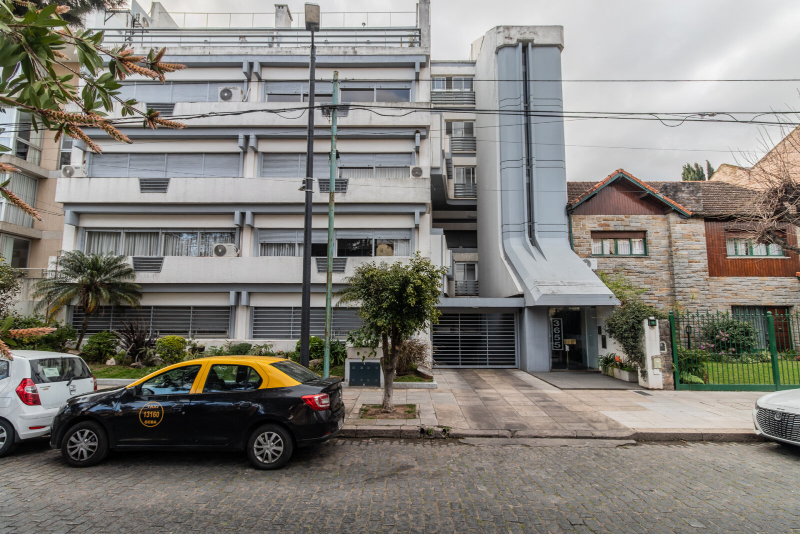 Departamento tipo Duplex de 4 ambientes al contrafrente sobre avenida Salvador M. del Carril - Devoto - 53