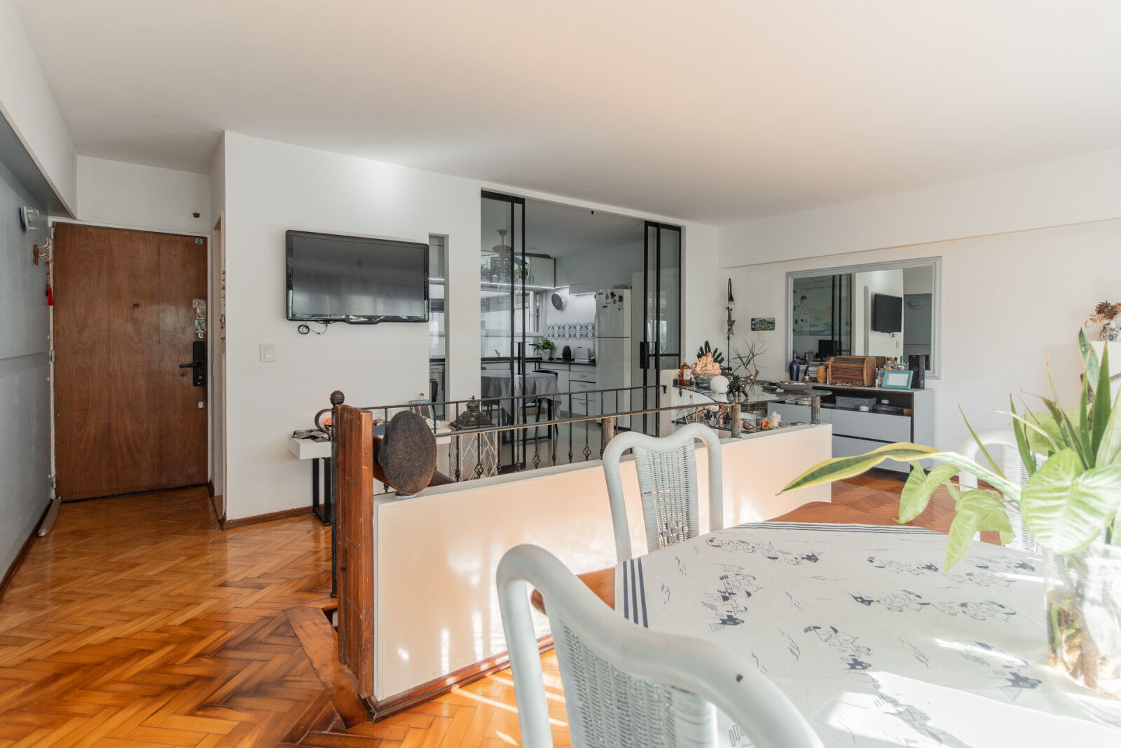 Departamento tipo Duplex de 4 ambientes al contrafrente sobre avenida Salvador M. del Carril - Devoto - 5