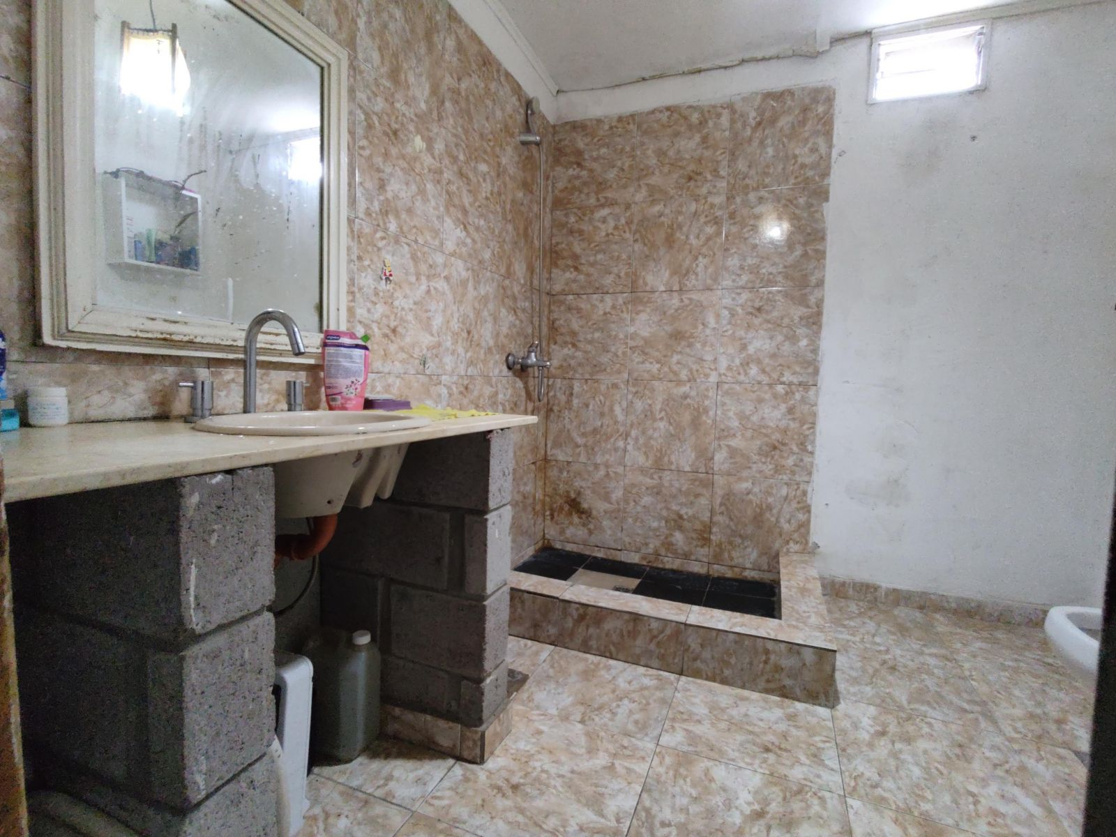 Venta Casa con parque y garage en Castelar - 8