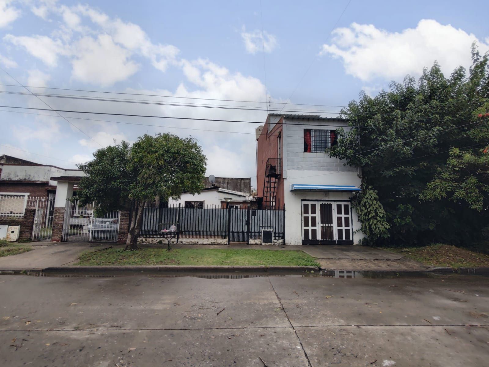 Venta Casa con parque y garage en Castelar - 3