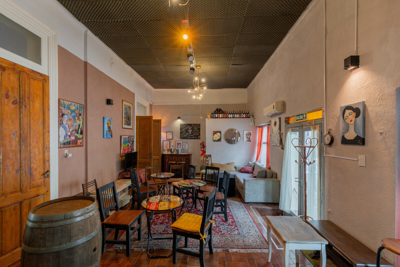 Venta. PH 5 ambientes con entrada independiente. local. Expensas bajas. Patio. Almagro - 33