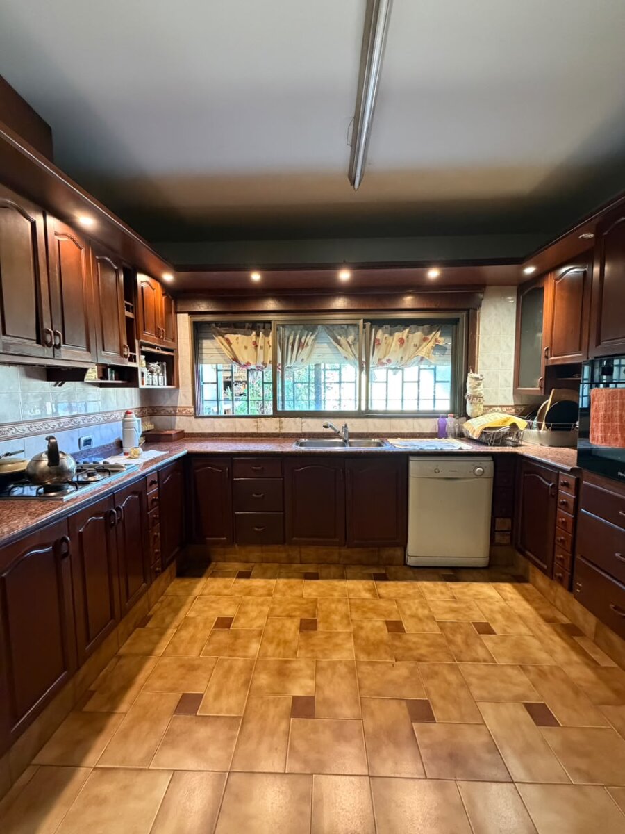 Hermosa Casa en Venta, B° Rosedal, terreno amplio. - Imagen 21