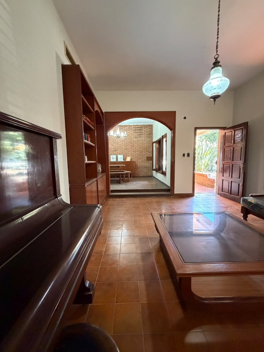 Hermosa Casa en Venta, B° Rosedal, terreno amplio. - Imagen 5