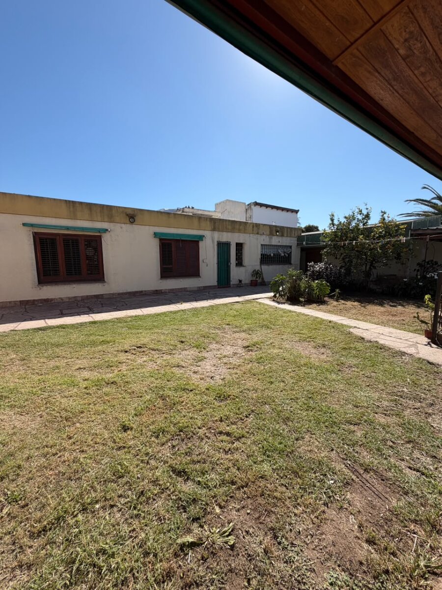 Hermosa Casa en Venta, B° Rosedal, terreno amplio. - Imagen 26
