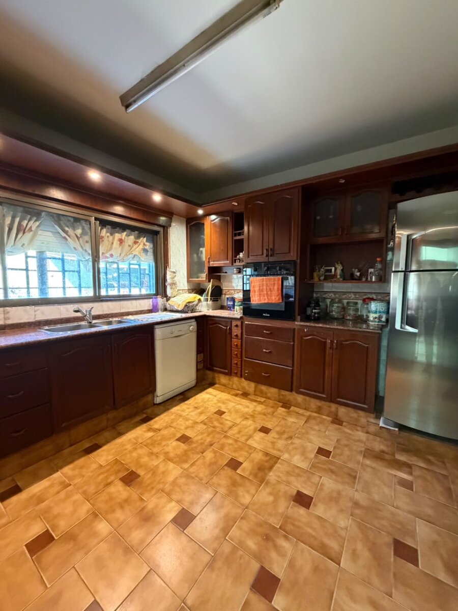 Hermosa Casa en Venta, B° Rosedal, terreno amplio. - Imagen 23