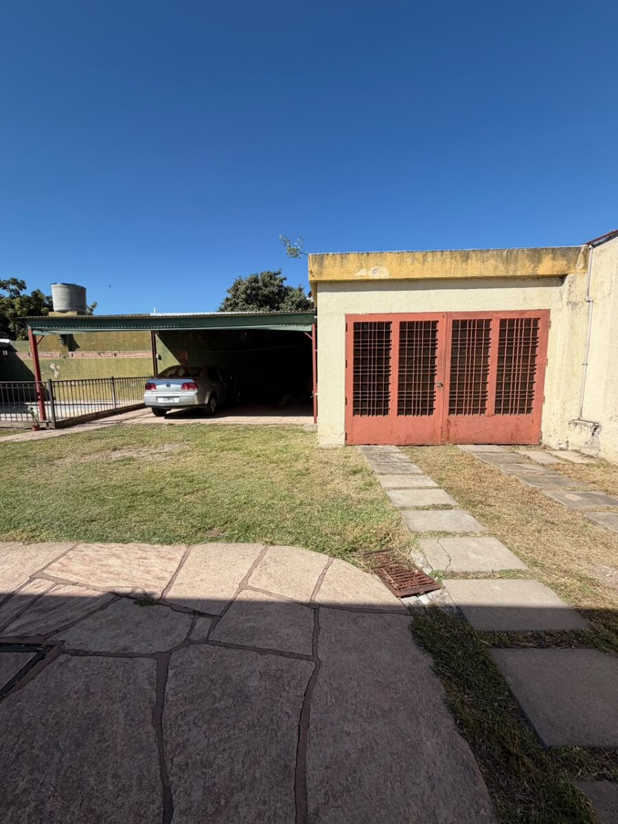 Hermosa Casa en Venta, B° Rosedal, terreno amplio. - Imagen 36