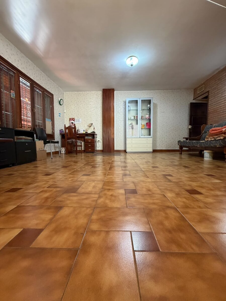 Hermosa Casa en Venta, B° Rosedal, terreno amplio. - Imagen 7
