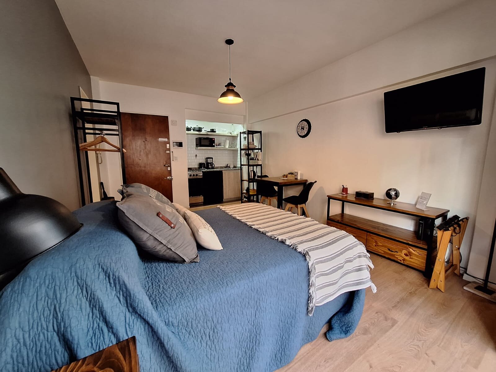Barrio Norte, Uruguay y M.T.de Alvear, 1 amb, 35m2, u$s 450 + expensas ( $200,000) + servicios. 12-10-26 — foto 8
