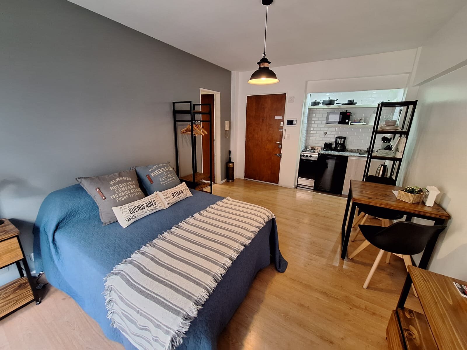 Barrio Norte, Uruguay y M.T.de Alvear, 1 amb, 35m2, u$s 450 + expensas ( $200,000) + servicios. 12-10-26 — foto 7