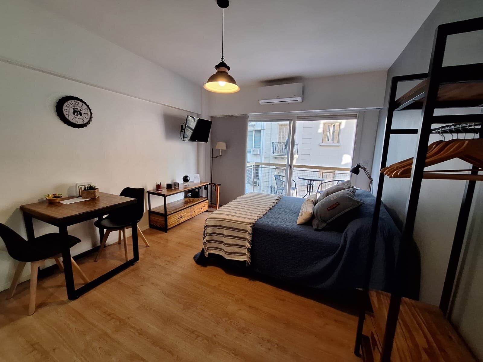 Barrio Norte, Uruguay y M.T.de Alvear, 1 amb, 35m2, u$s 450 + expensas ( $200,000) + servicios. 12-10-26 — foto 5