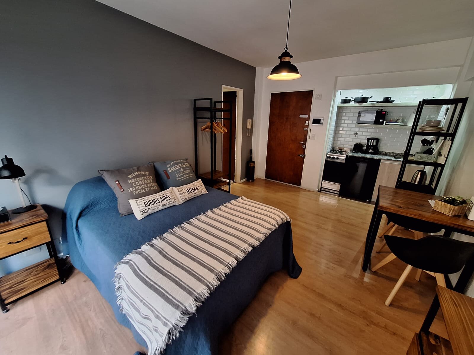 Barrio Norte, Uruguay y M.T.de Alvear, 1 amb, 35m2, u$s 450 + expensas ( $200,000) + servicios. 12-10-26 — foto 6