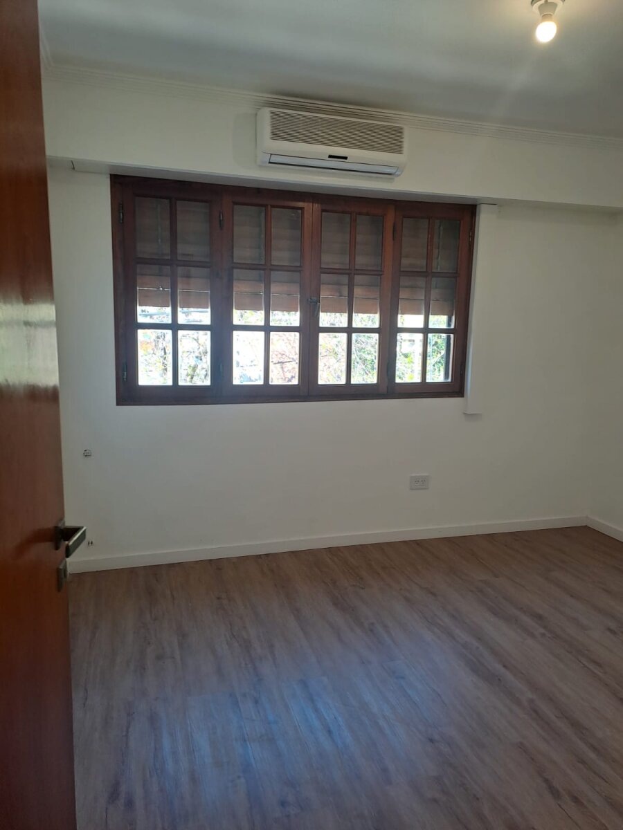 Casa de 3 dormitorios ,comodin, patio, quincho, cochera doble. Del Valle de Ibearlucea 640 — foto 15