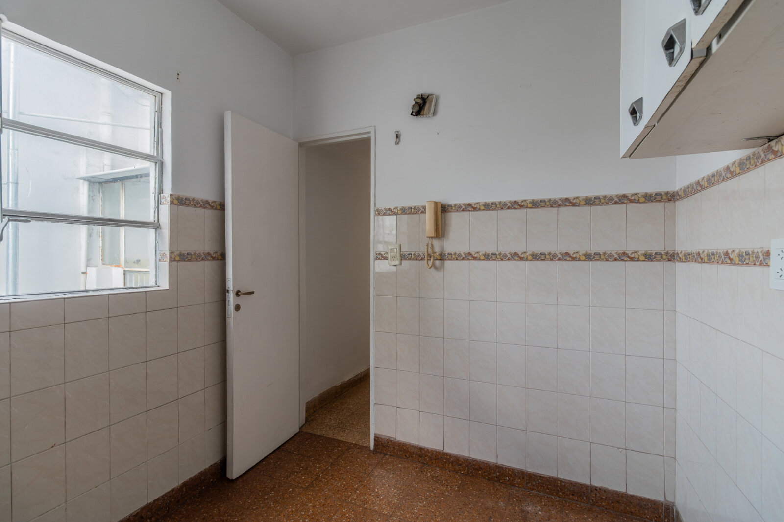 Departamento tres ambientes al frente con balcón — foto 11