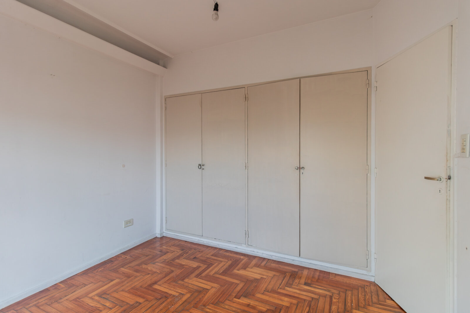 Departamento tres ambientes al frente con balcón — foto 13