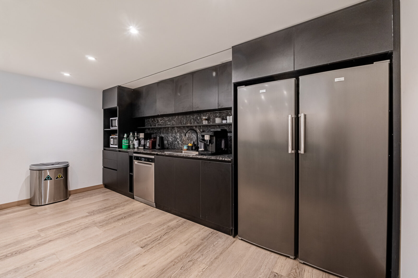 Oficina en venta sobre Libertador. Torre Aisenson - 19