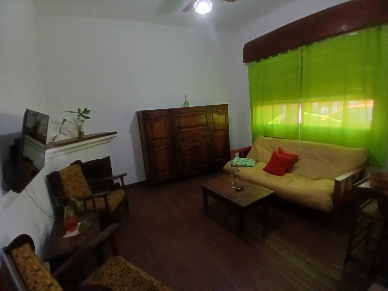 CASA DE 2 DORMITORIOS EN ALQUILER EN ALBERDI — foto 3