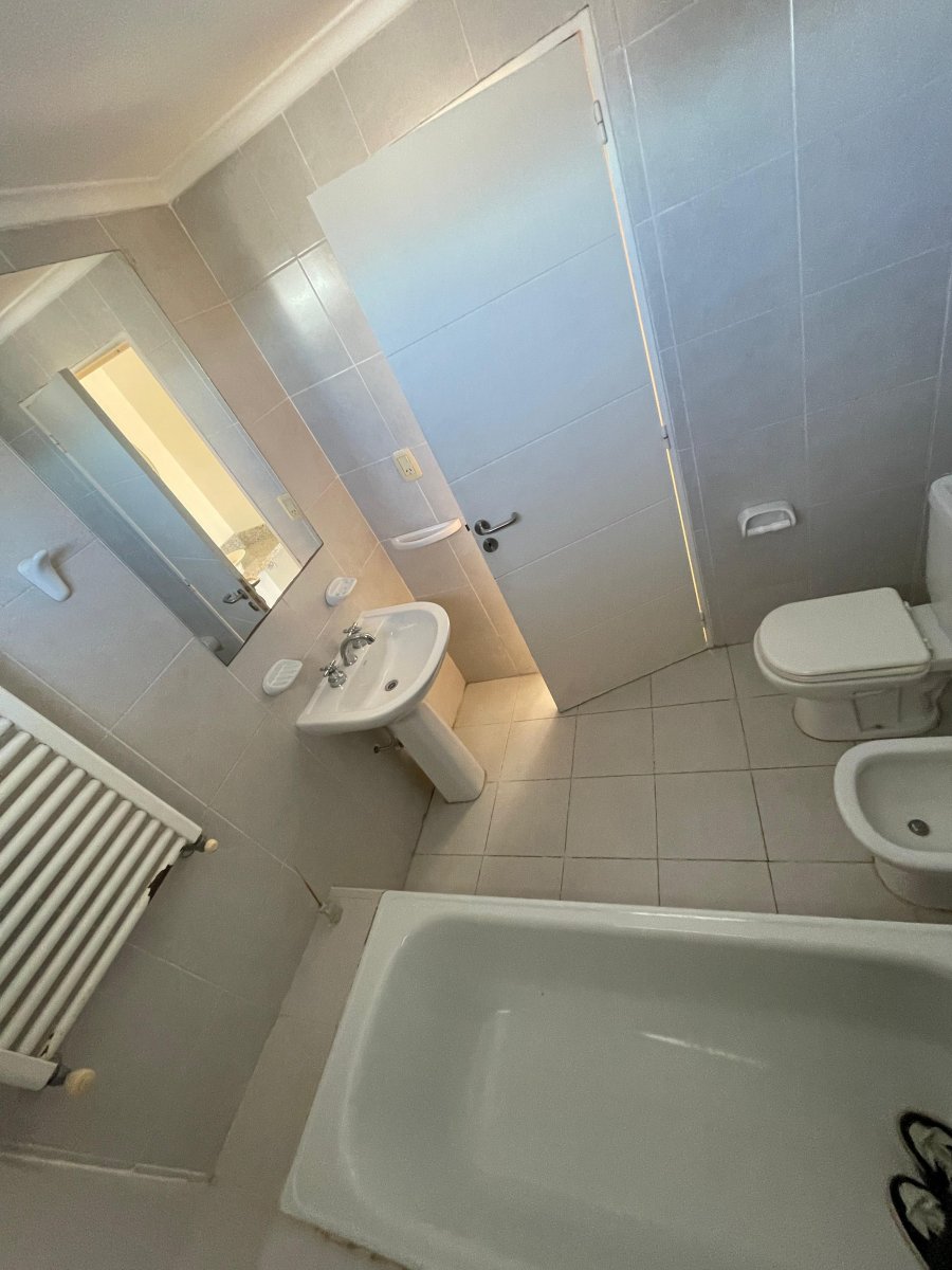 Semi piso 2 Dormitorios, 2 baños,  Doble Balcón - B° Alberdi - Imagen 13