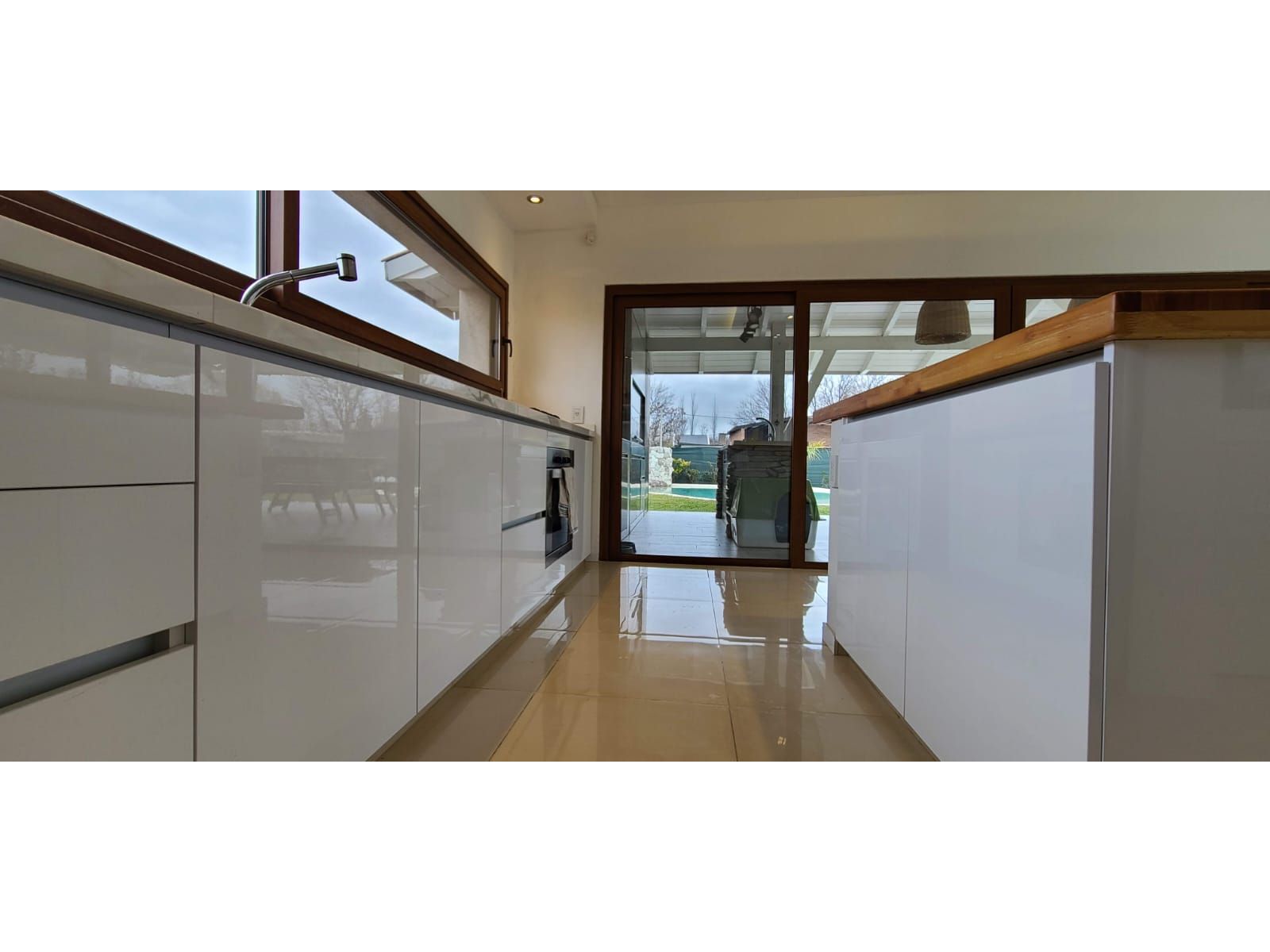 Hermosa casa en Alquiler - Barrio Las Casuarinas - 10