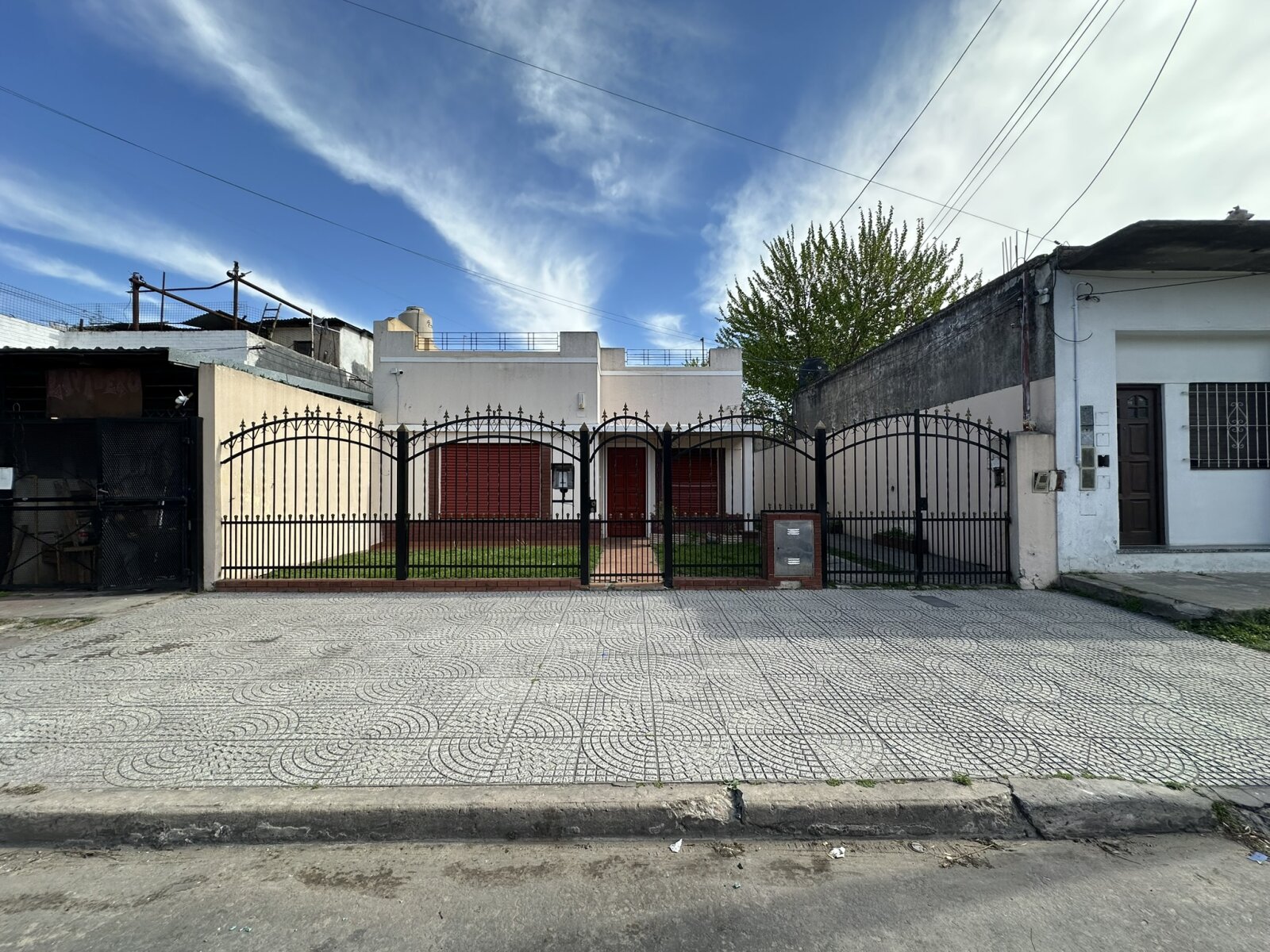 CASA 3 AMB. CON PARQUE + GALPÓN 120 M²