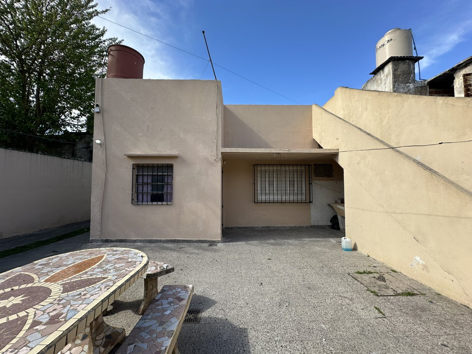 CASA 3 AMB. CON PARQUE + GALPÓN 120 M² - 25