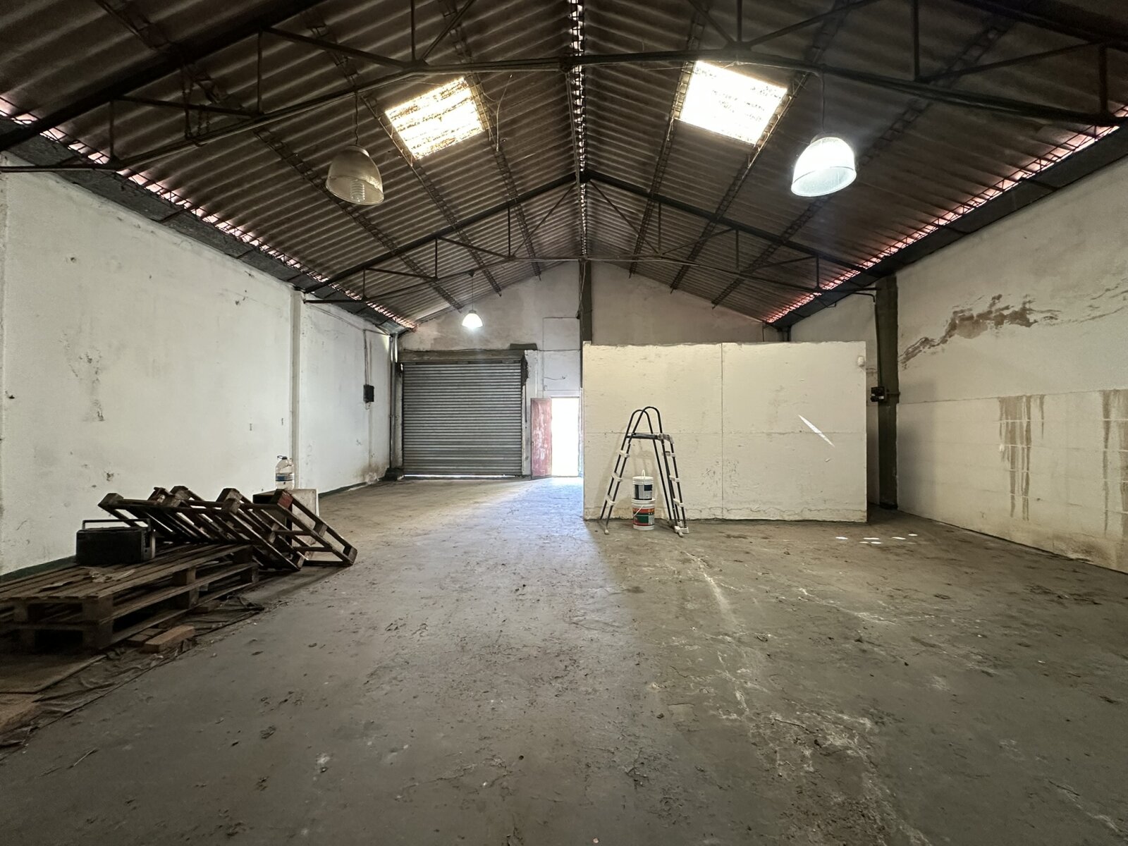 GALPÓN 120 M² SIN COLUMNAS + CASA 3 AMB. — foto 9