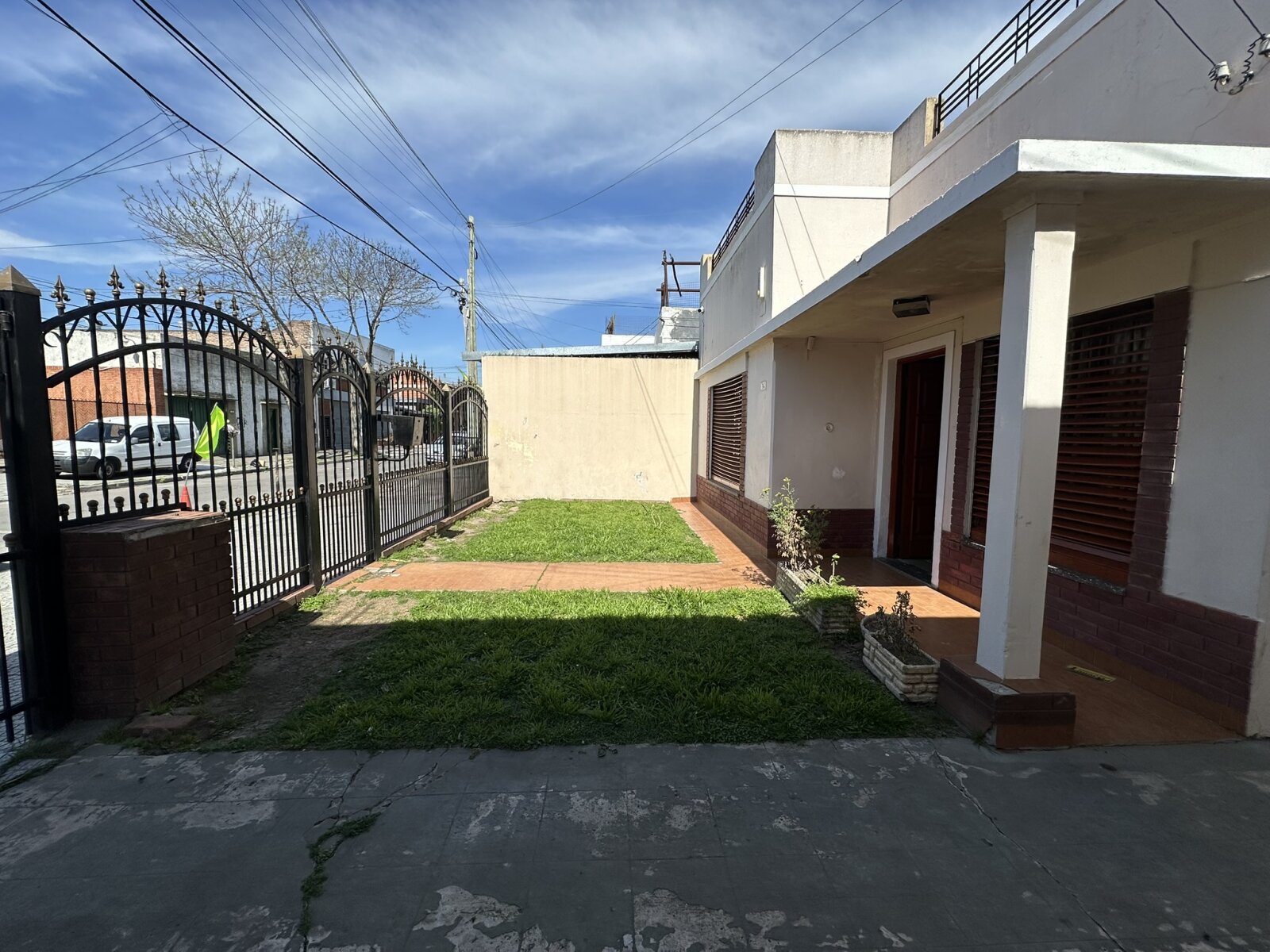 GALPÓN 120 M² SIN COLUMNAS + CASA 3 AMB. - 20