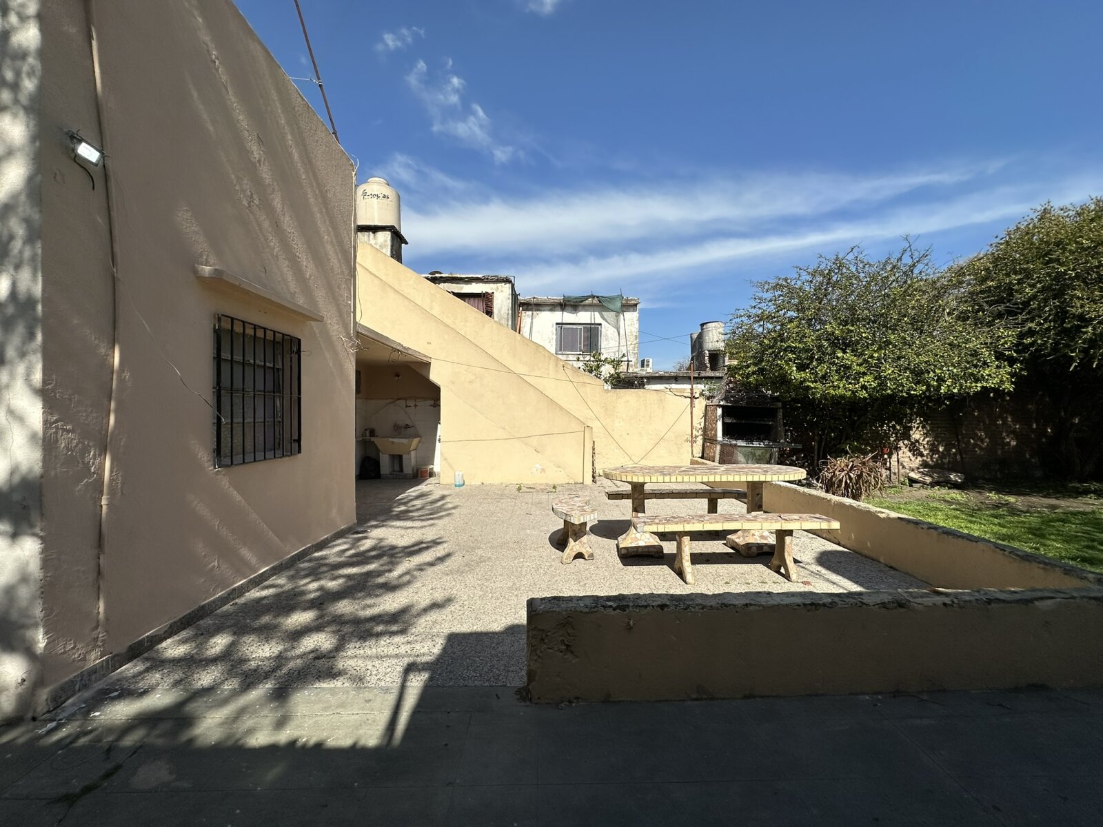 GALPÓN 120 M² SIN COLUMNAS + CASA 3 AMB. - 41