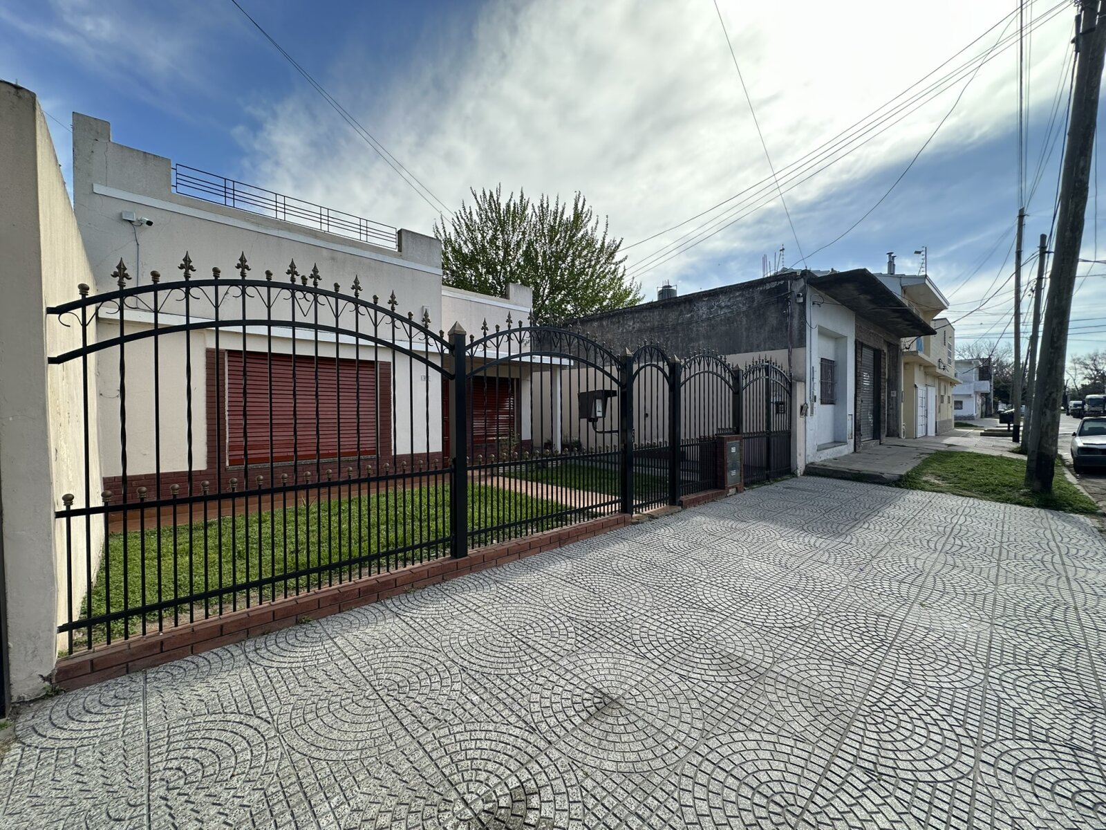 GALPÓN 120 M² SIN COLUMNAS + CASA 3 AMB. - 45