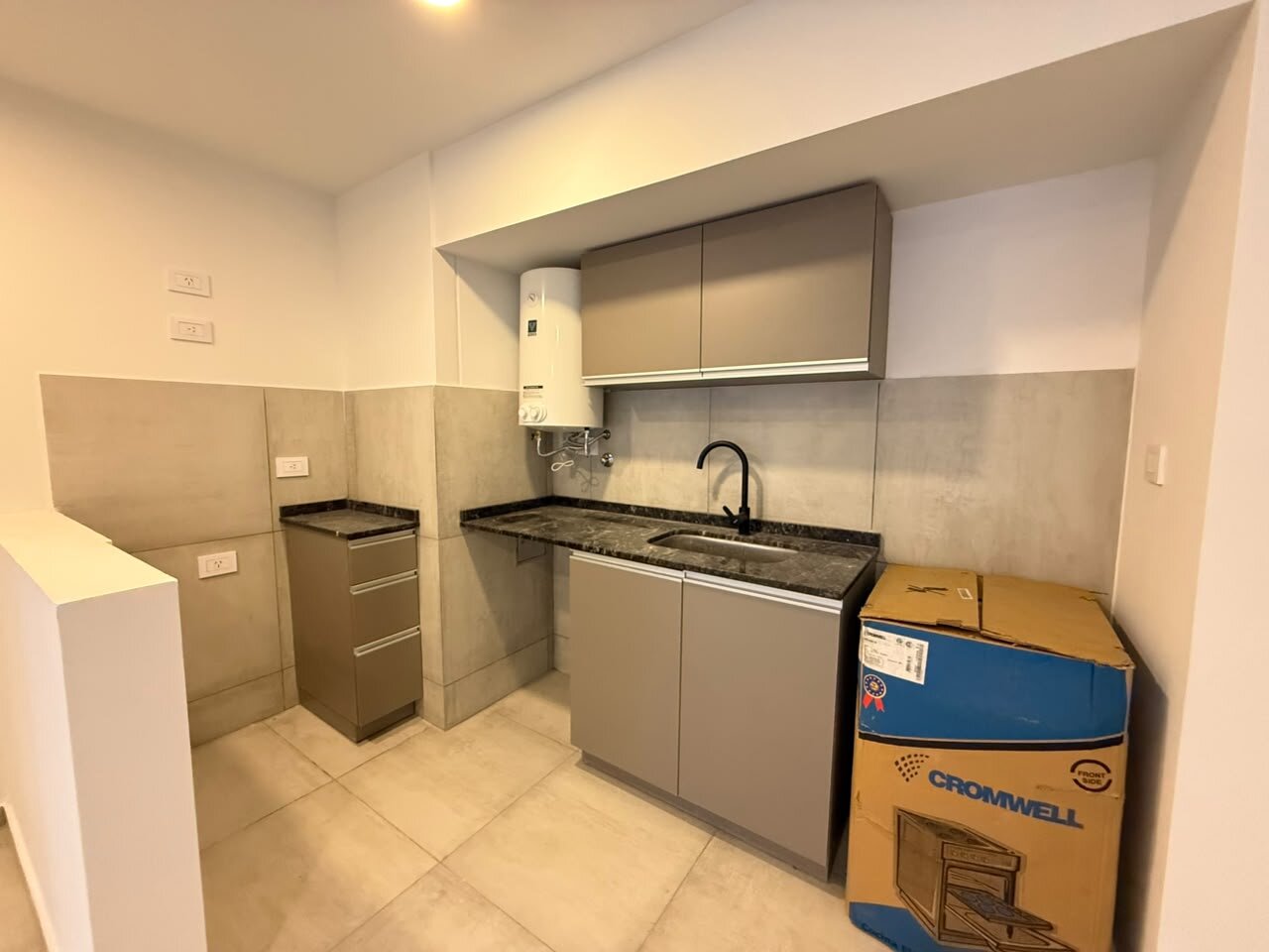 Alberdi Caseros 881 - Departamento 1 Dormitorio con Patio - Planta Baja — foto 3