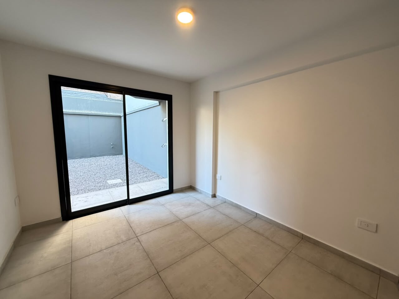 Alberdi Caseros 881 - Departamento 1 Dormitorio con Patio - Planta Baja — foto 5