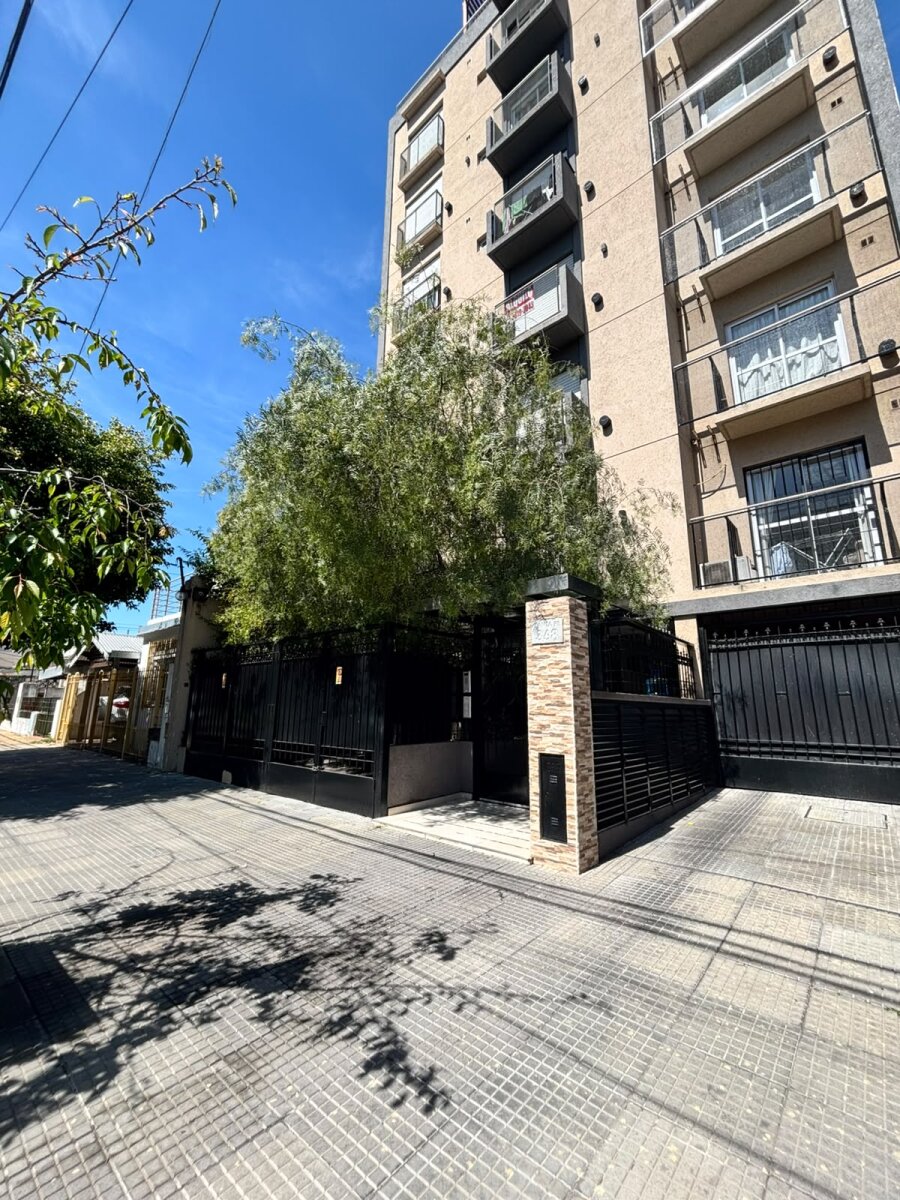 Departamento 2 ambientes con balcón en alquiler - 12