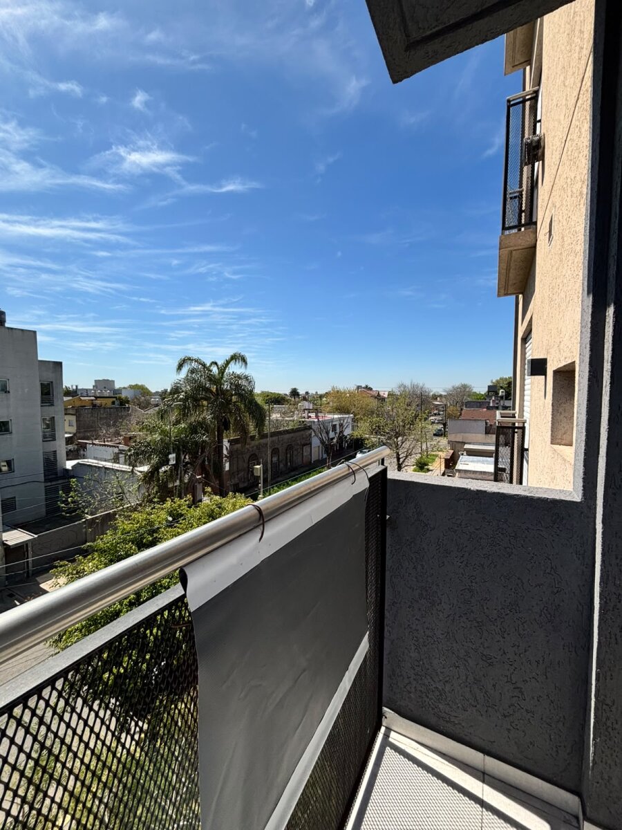 Departamento 2 ambientes con balcón en alquiler - 6