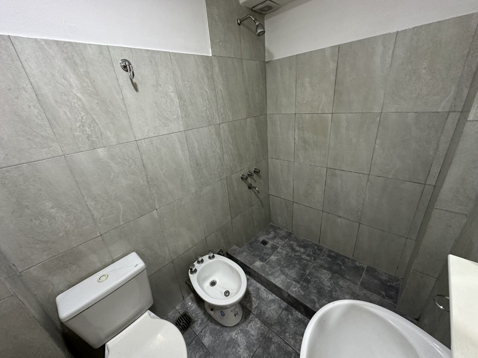 DEPARTAMENTO 2 AMB. EN PRIMER PISO - 6