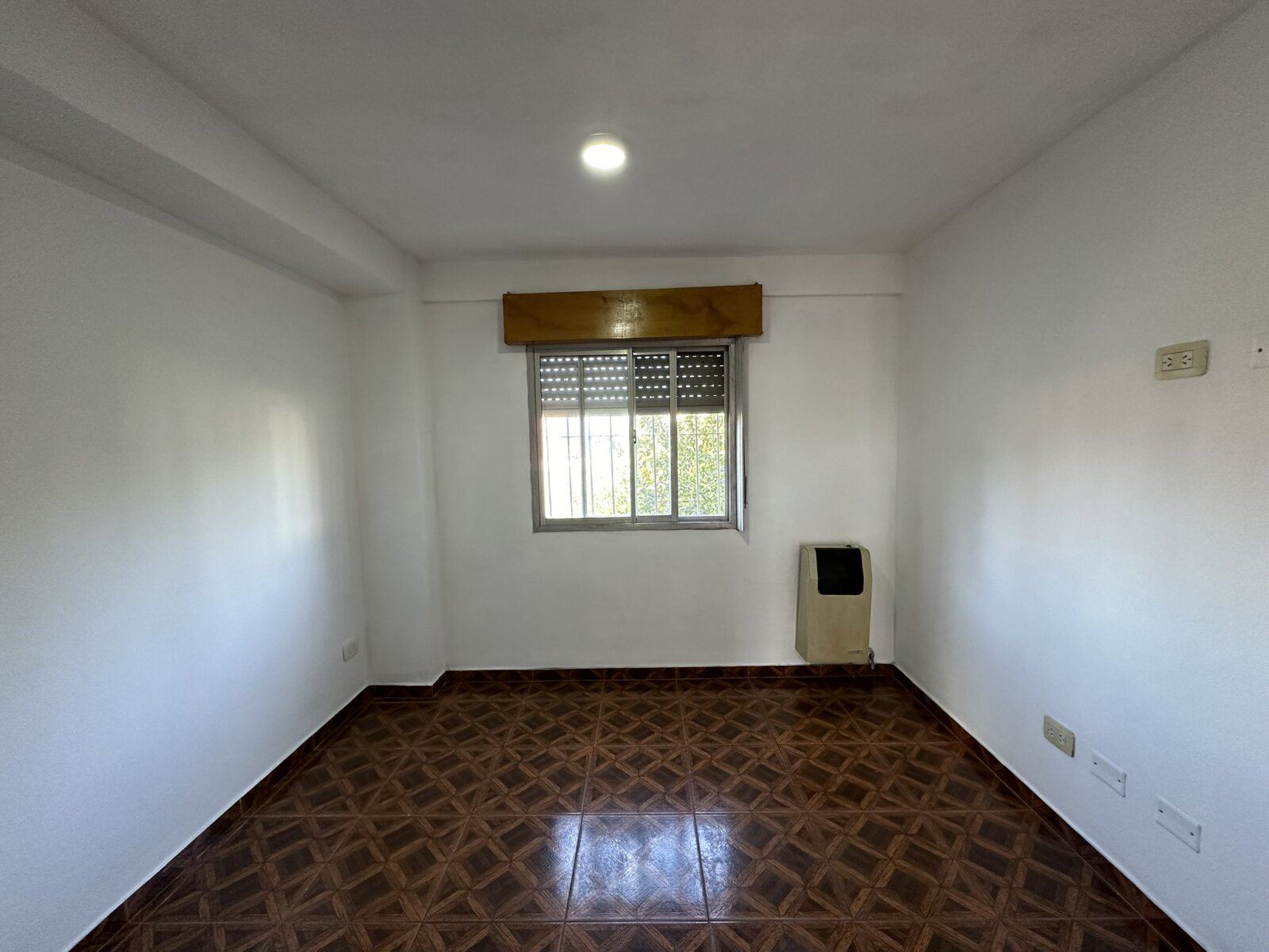 DEPARTAMENTO 2 AMB. EN PRIMER PISO - 7