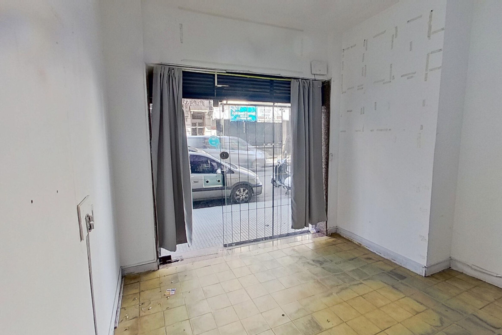 ALQUILER LOCAL COMERCIAL ONCE - 18