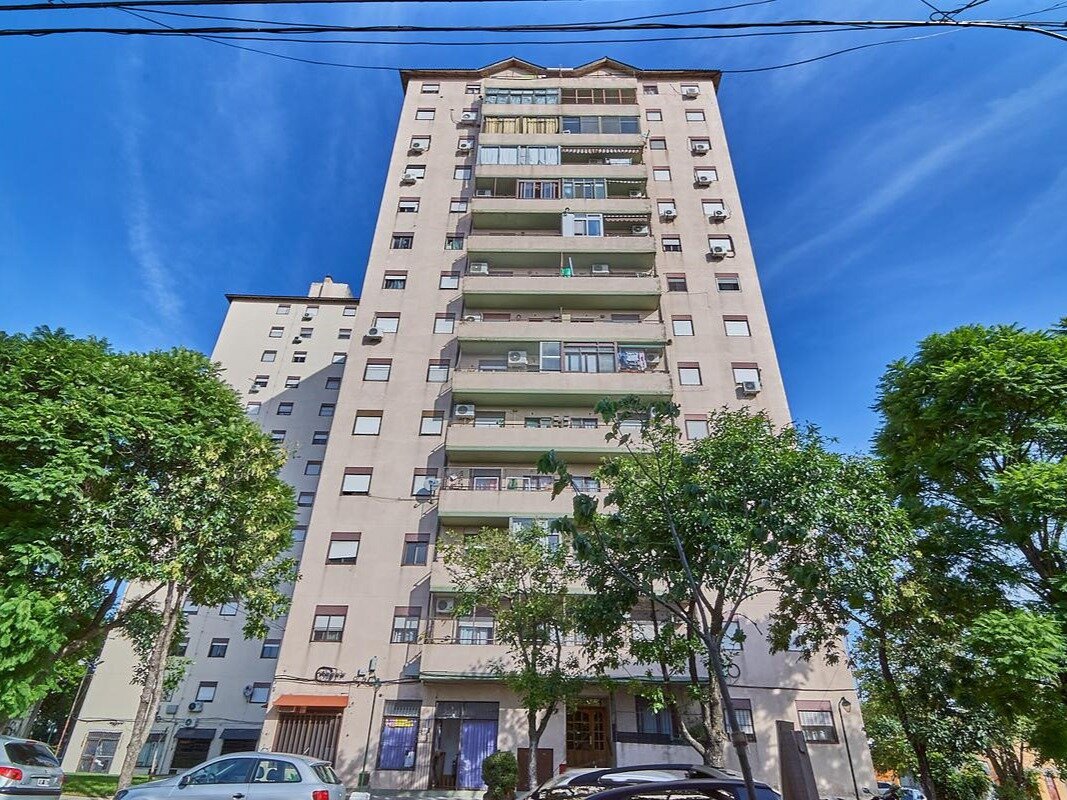 MATADEROS - DEPTO EN VENTA - 3 AMBIENTES - AL FRENTE - CON BALCON - EN PLANTA BAJA - EXC. UBICACION — foto 2