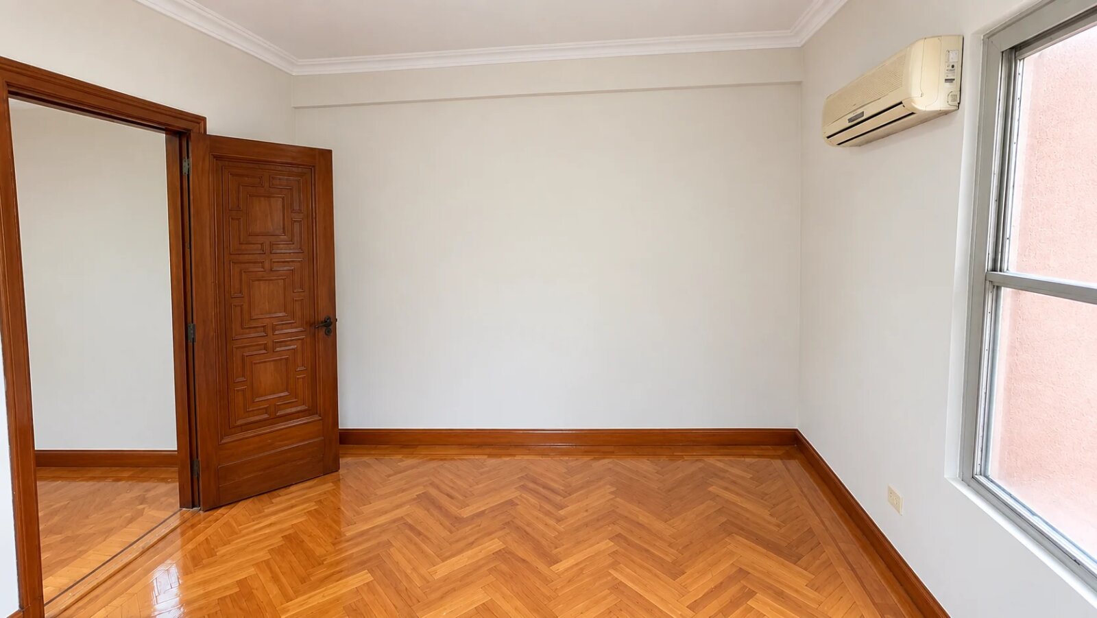 Capital Federal Av. Roque Sáenz Peña al 600