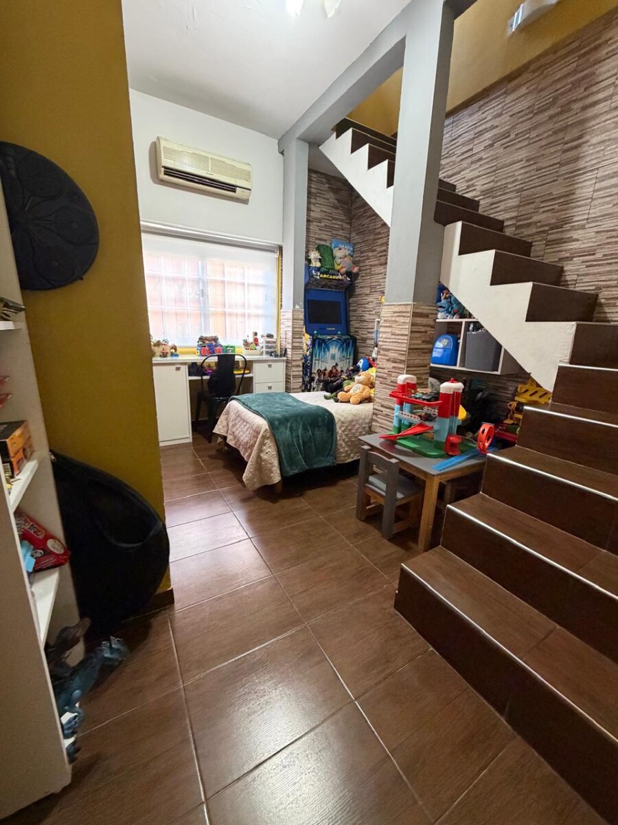 Casa 5 ambientes Villa luzuriaga — foto 9